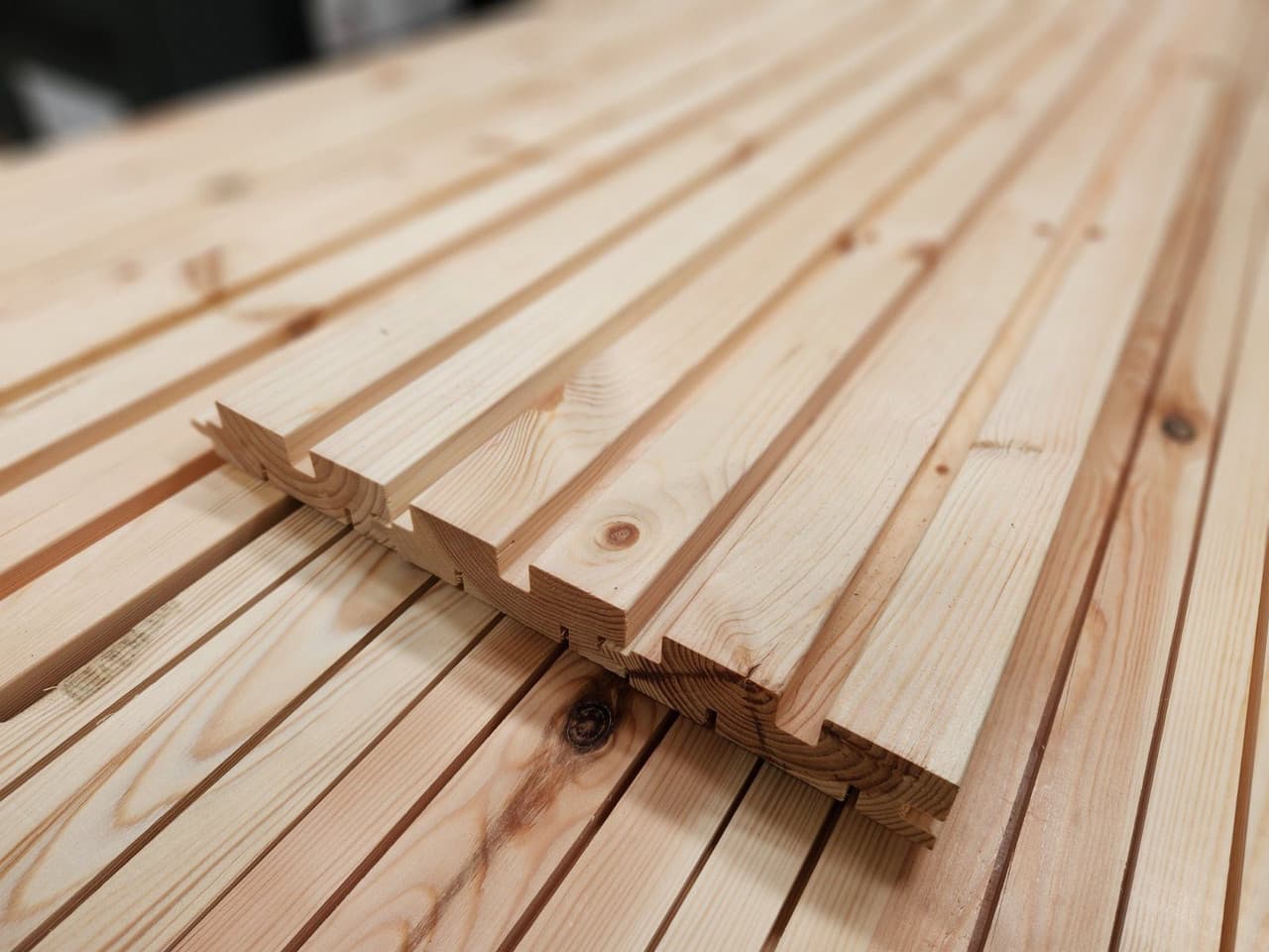 Lambris en pin losange x2 3,6 × 12 cm qualité AB