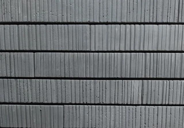 Carreau façade vertical 5,4 x 36 cm moderne long G.01 – Gris, graphite, blanc, écru